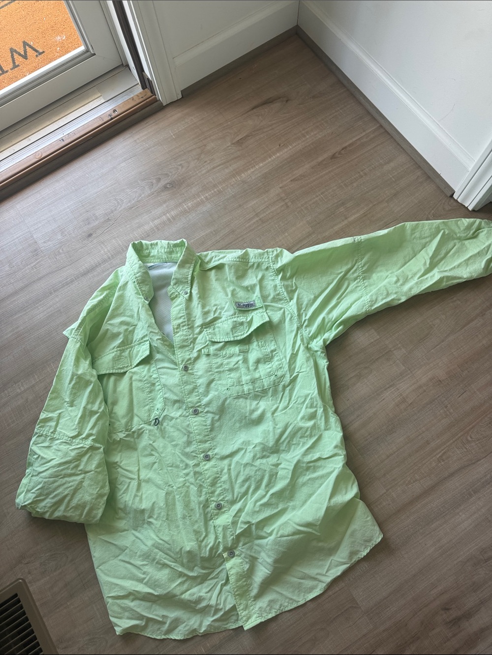 Columbia Light Green Men’s Long-Sleeve Button Down Shirt